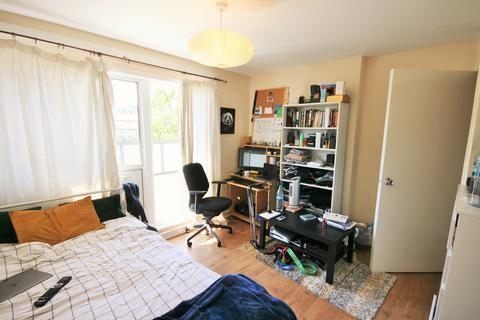 4 bedroom flat to rent, Sidney Street, Whitechapel, E1 2HH