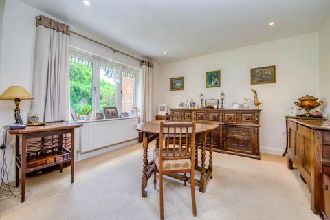 11 George Close, Caversham, Reading, RG4 5EW