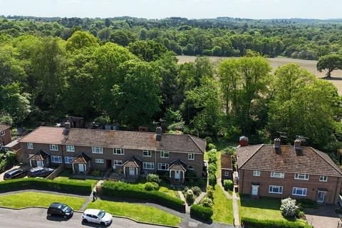 58 Admers Crescent, Liphook, GU30 7HP