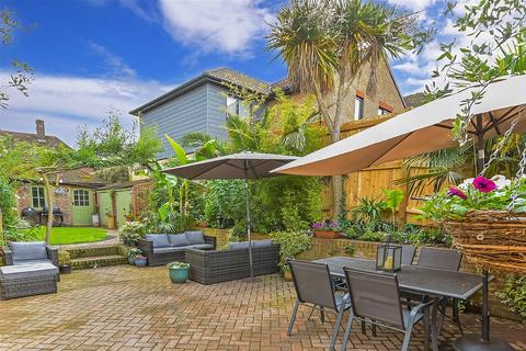 122 High Street, Halling, Rochester, ME2 1BZ