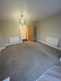 3 bedroom townhouse to rent, Lofthouse, Wakefield WF3