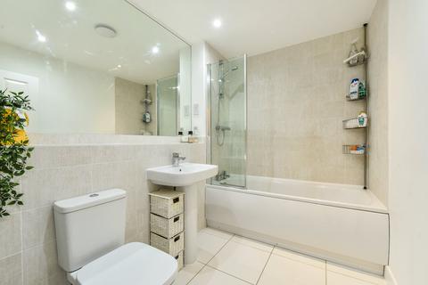 17 Brickwork Avenue, Liphook, GU30 7WP