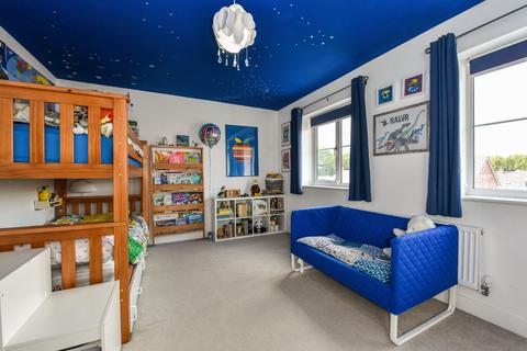 17 Brickwork Avenue, Liphook, GU30 7WP