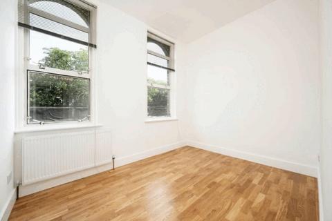 2 bedroom apartment to rent, Stroud Green Road London N4