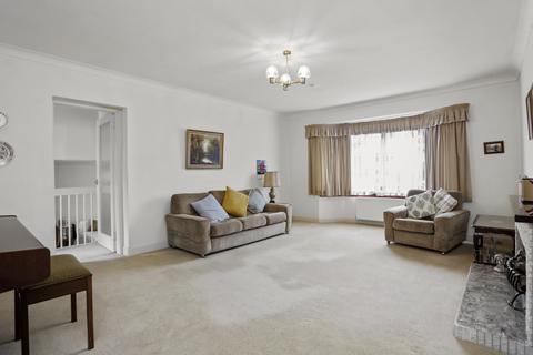 1 Castleton Crescent, Newton Mearns, Glasgow, G77 5JX