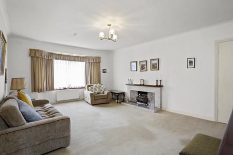 1 Castleton Crescent, Newton Mearns, Glasgow, G77 5JX