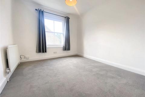 2 bedroom end of terrace house to rent, Chiltern View Road, Uxbridge, Greater London