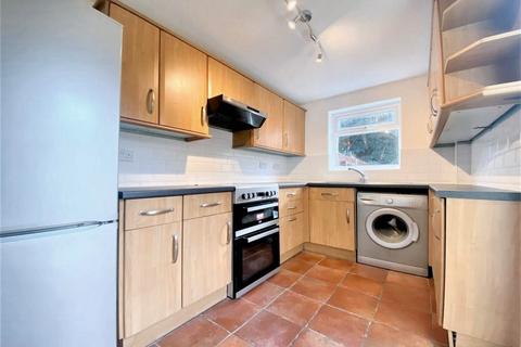 2 bedroom end of terrace house to rent, Chiltern View Road, Uxbridge, Greater London