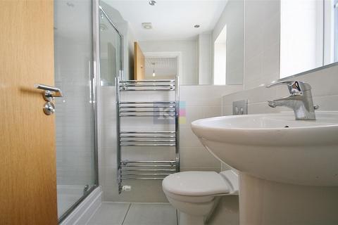 2 bedroom maisonette to rent, Barrawood Close, Hayes