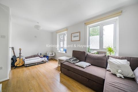 2 bedroom house to rent, Radley Court Surrey Quays SE16