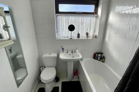 16 Holmes Field, Bassingham, Lincoln, LN5 9LN