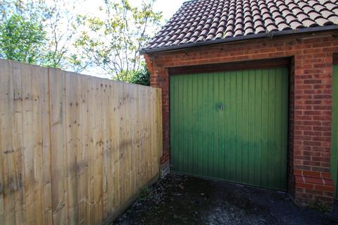 Garage to rent, Pegasus Close, Hamble, Southampton, Hampshire, SO31