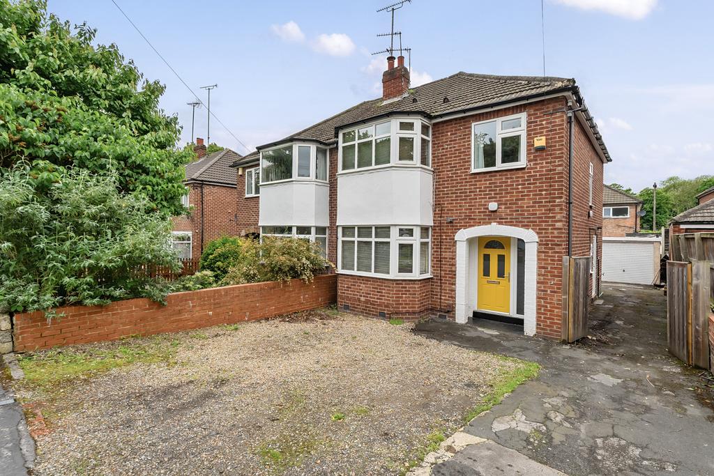 Newton Park Drive, Leeds LS7 3 bed semidetached house for sale £300,000