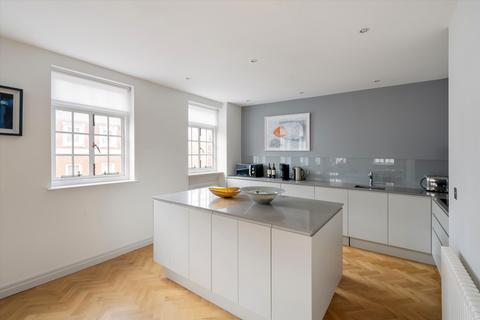 2 bedroom flat for sale, Green Street, Mayfair, London, W1K