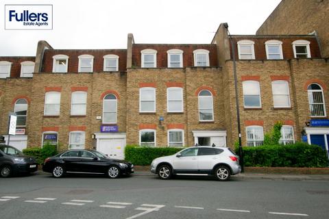 2 bedroom flat to rent, Gladbeck Way, Enfield EN2