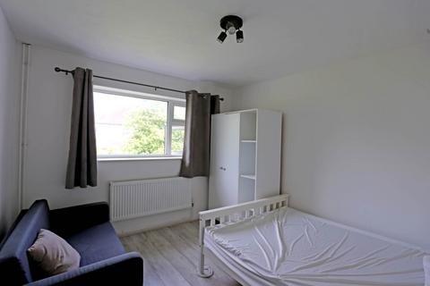 House share to rent, Howell Close, Chadwell Heath, Romford, RM6