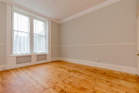3 bedroom ground floor maisonette to rent, Gillsland Road, Merchiston, Edinburgh, EH10