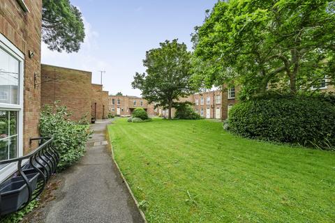 3 bedroom detached house for sale, Church Street, Staines TW18