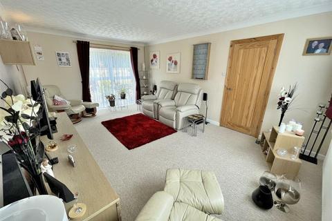4 bedroom detached house for sale, Johnson Crescent, Heacham, King's Lynn, Norfolk, PE31