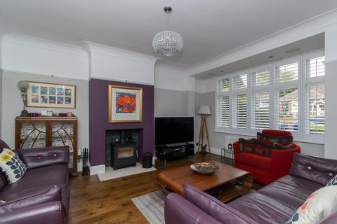 3 bedroom semi-detached house for sale, Bradstow Way, Broadstairs, CT10