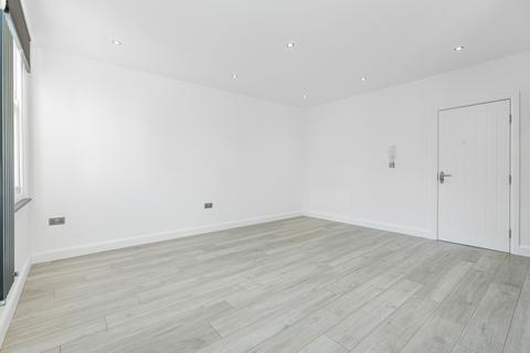 Studio to rent, Beaconsfield Terrace Road London W14