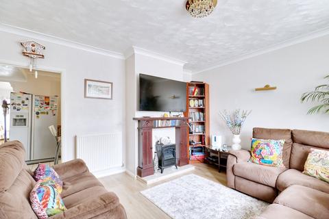 3 bedroom terraced house for sale, Fortin Way, South Ockendon RM15