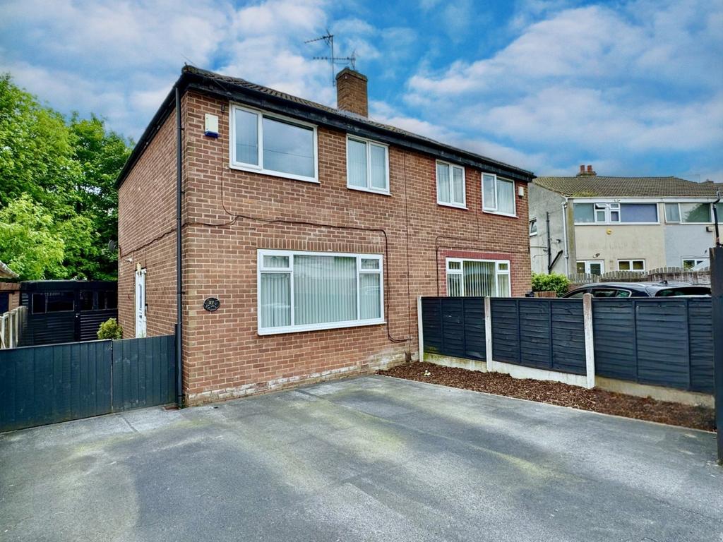 Ings Crescent, Liversedge, WF15 3 bed semidetached house for sale £185,000