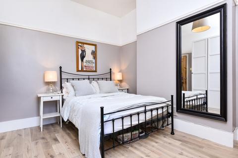 1 bedroom flat to rent, Park Hall Road London SE21