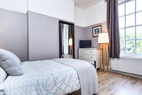 1 bedroom flat to rent, Park Hall Road London SE21