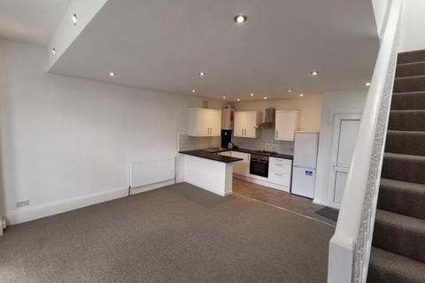 1 bedroom flat to rent, Palmerston Crescent, Palmers Green, N13