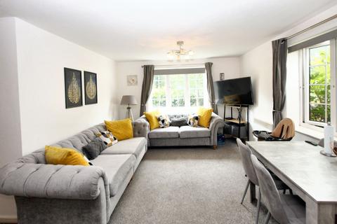 2 bedroom ground floor flat for sale, Greenings Court, Warrington, WA2