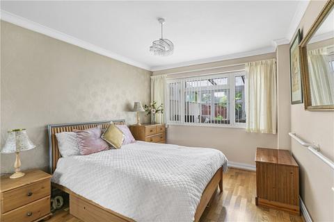 2 bedroom maisonette for sale, Oak Grove, Sunbury-on-Thames, Surrey, TW16