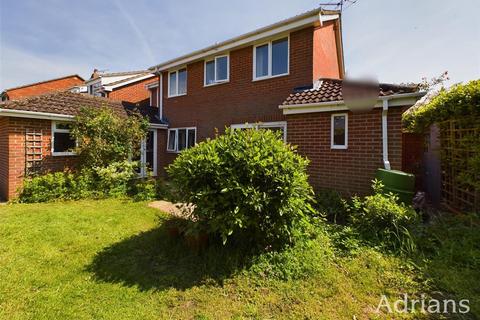 4 bedroom detached house for sale, Micawber Way, Chelmsford