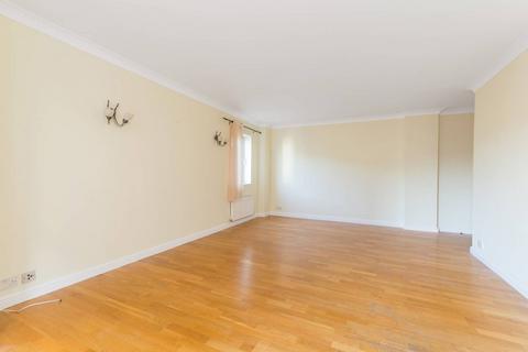 2 bedroom flat to rent, William Morris Way, Sands End, London, SW6