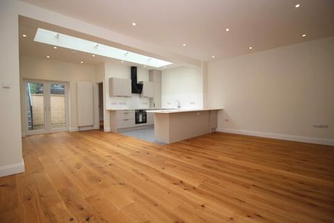 2 bedroom apartment to rent, 24 Crescent Gardens, Bath, Somerset