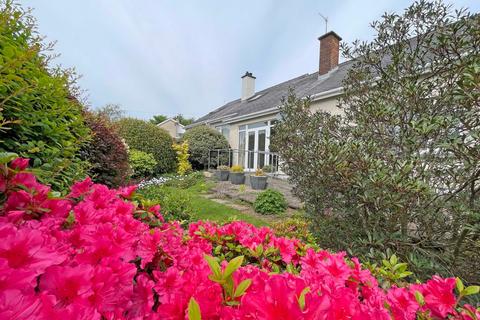 3 bedroom semi-detached house for sale, Glan Beuno Estate, Bontnewydd, Caernarfon, Gwynedd, LL55