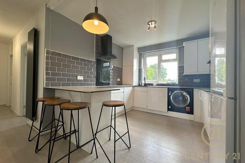 4 bedroom apartment to rent, Kingsnympton Park, KINGSTON UPON THAMES KT2