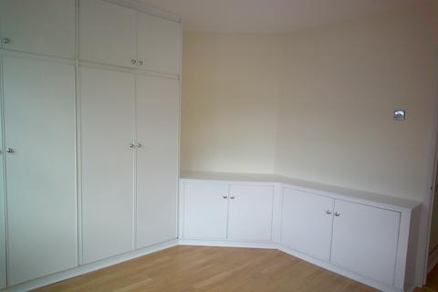 2 bedroom apartment to rent, Matlock Gardens, Hornchurch RM12