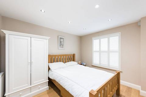 3 bedroom house to rent, Winchester Street, Pimlico, London, SW1V