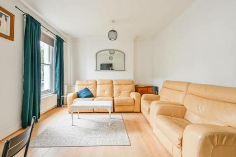 3 bedroom apartment to rent, Miranda Road,  London,  N19
