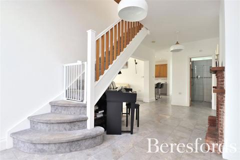 201 Beehive Lane, Chelmsford, CM2 9SH