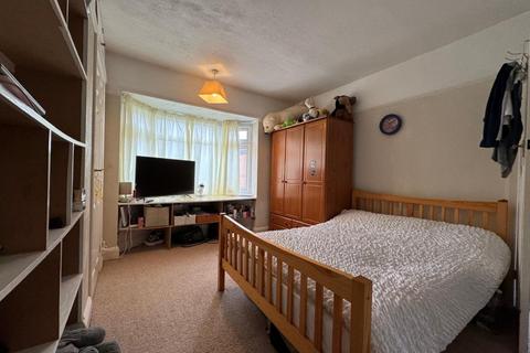 4 bedroom semi-detached house to rent, Grosvenor Road, Borehamwood WD6