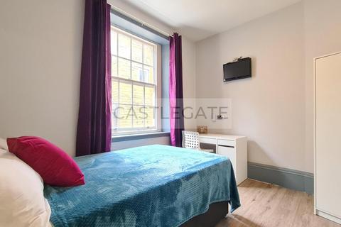 4 bedroom flat share to rent, Merchants Hall, St George Square, Huddersfield, West Yorkshire, HD1 1JF