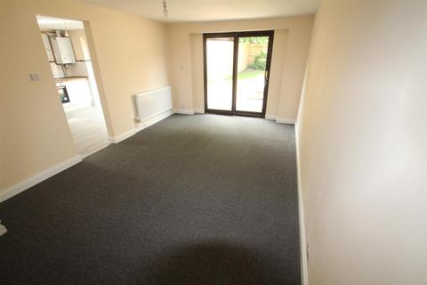 4 bedroom semi-detached house to rent, Heelands, Milton Keynes MK13