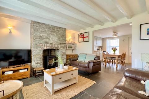 2 bedroom end of terrace house for sale, Edmonton, Wadebridge