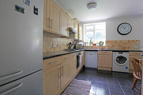 4 bedroom semi-detached house to rent, Peterborough Road, London