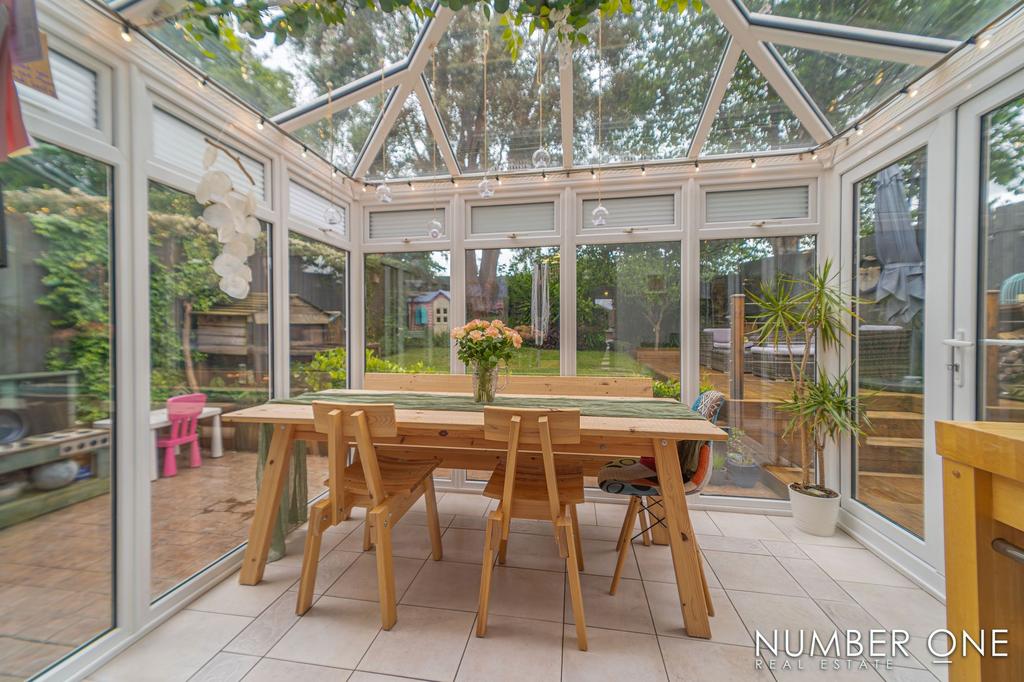 Dinning Room/Conservatory