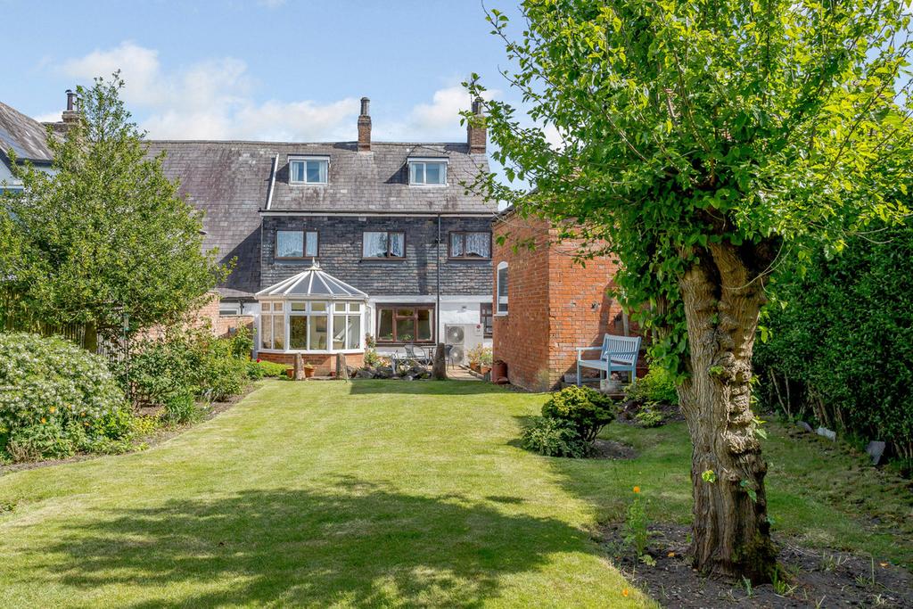 Warwick Road, Wolston, CV8 3HB 5 bed semidetached house for sale £