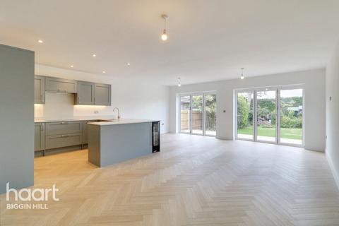 4 bedroom detached house for sale, St Winifreds Road, Biggin Hill