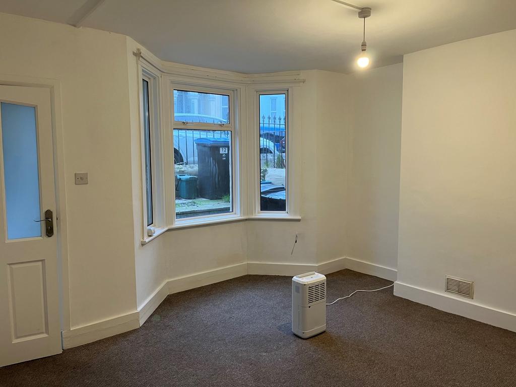 Avenue Road, Dover 1 bed flat £675 pcm (£156 pw)